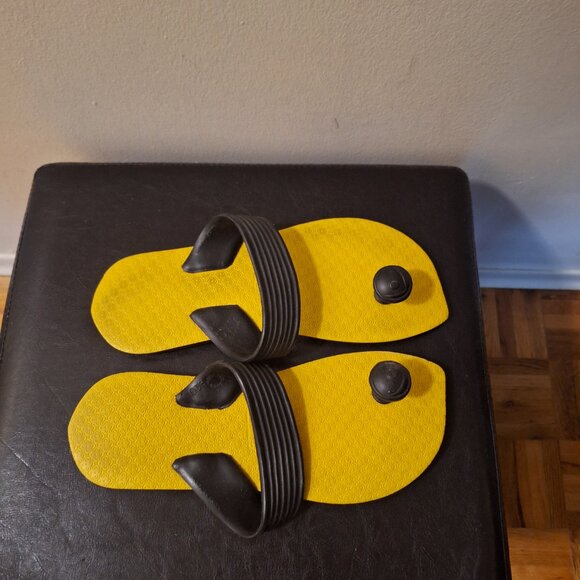 SWAMISZ SLIPPERS SIZE 10 WOMEN. - Picture 2 of 5